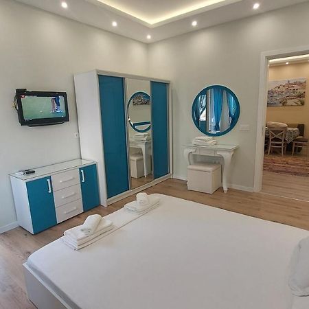 Апартамент Pink & Blue - 2Bdr With Balcony - Wi-Fi Varna Eksteriør billede