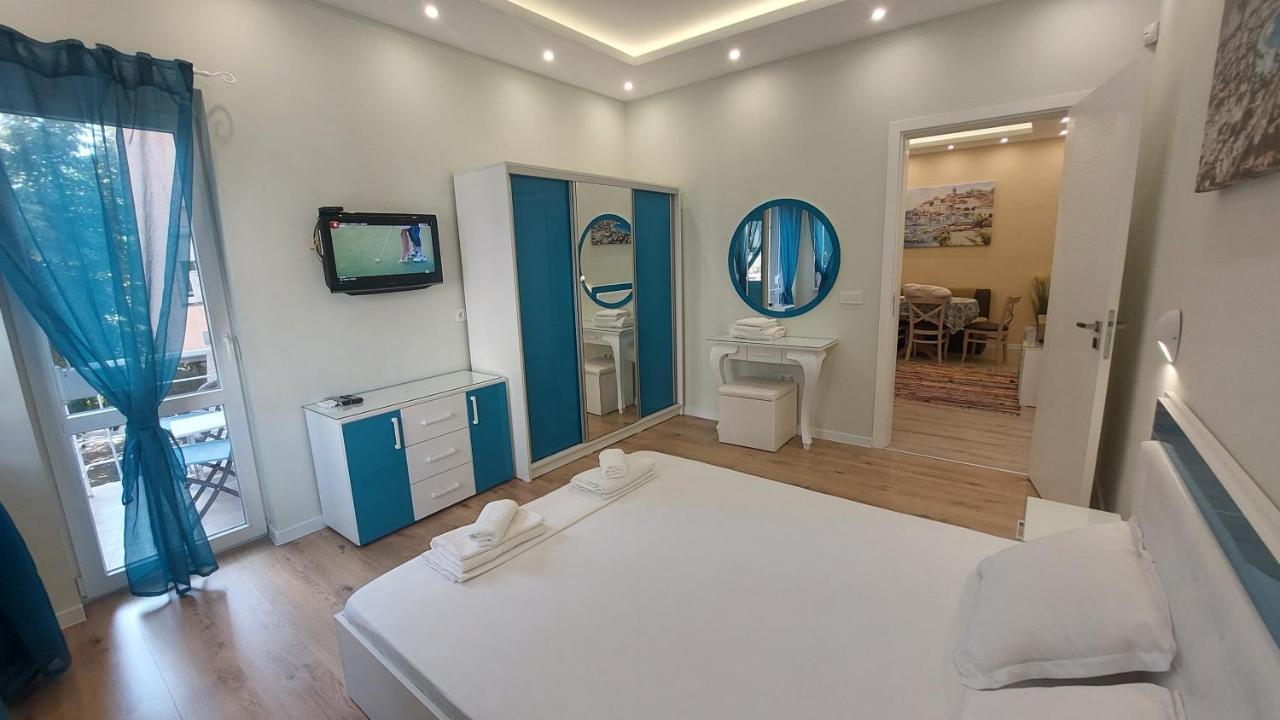 Апартамент Pink & Blue - 2Bdr With Balcony - Wi-Fi Varna Eksteriør billede