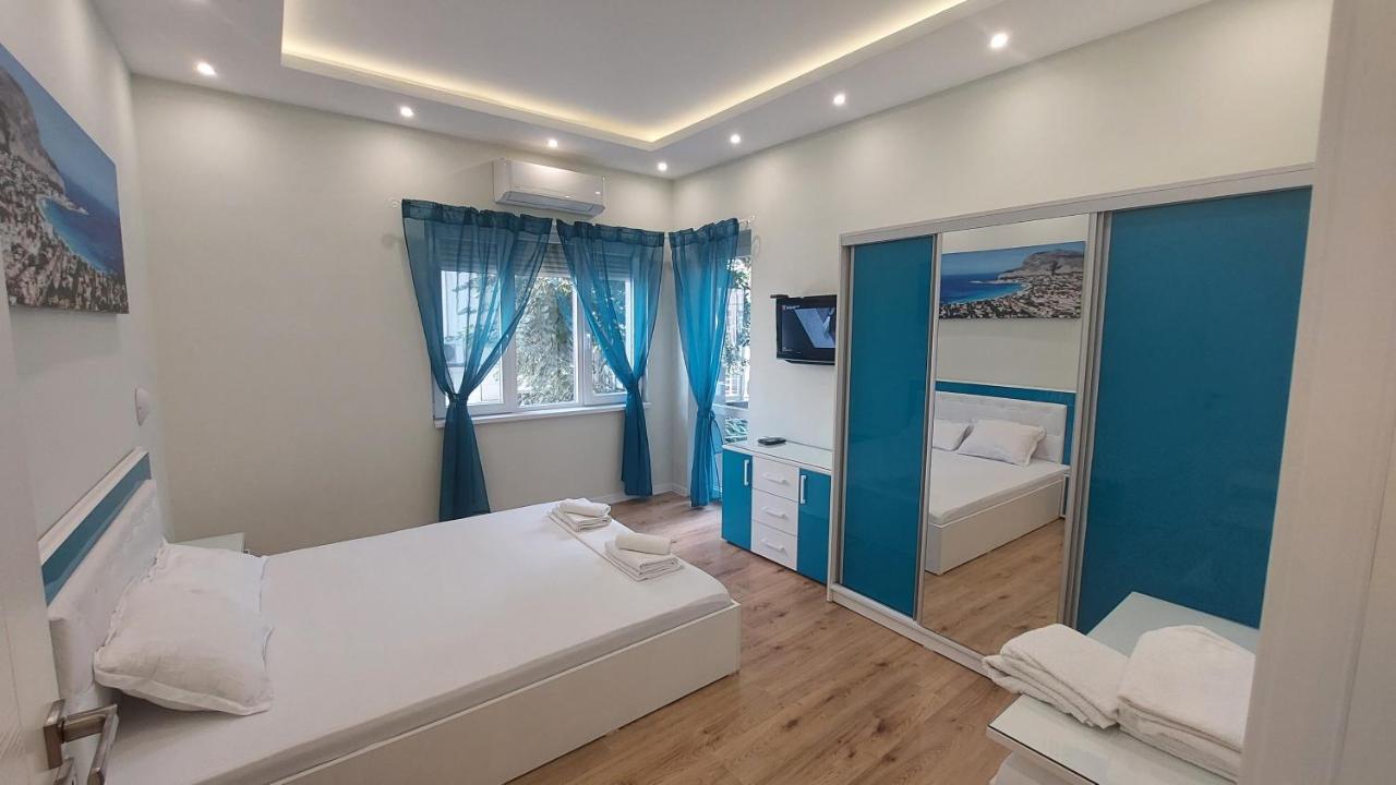 Апартамент Pink & Blue - 2Bdr With Balcony - Wi-Fi Varna Eksteriør billede