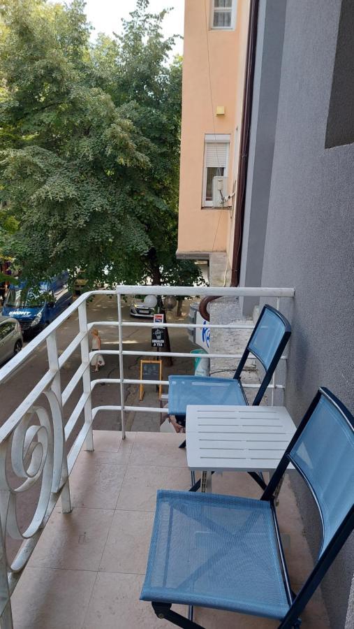 Апартамент Pink & Blue - 2Bdr With Balcony - Wi-Fi Varna Eksteriør billede