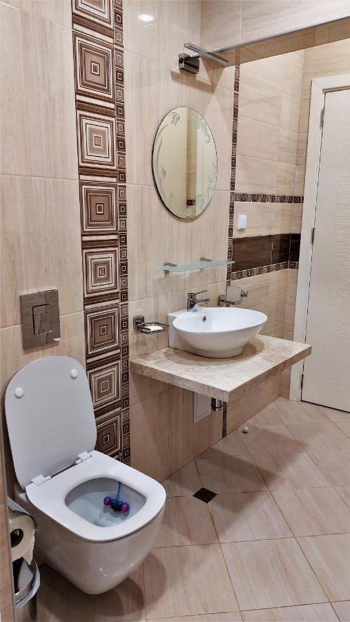 Апартамент Pink & Blue - 2Bdr With Balcony - Wi-Fi Varna Eksteriør billede