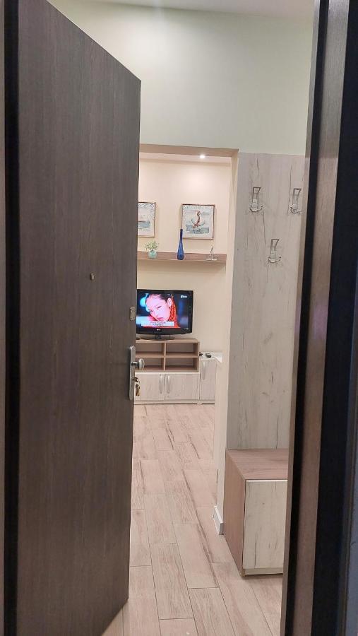 Апартамент Pink & Blue - 2Bdr With Balcony - Wi-Fi Varna Eksteriør billede
