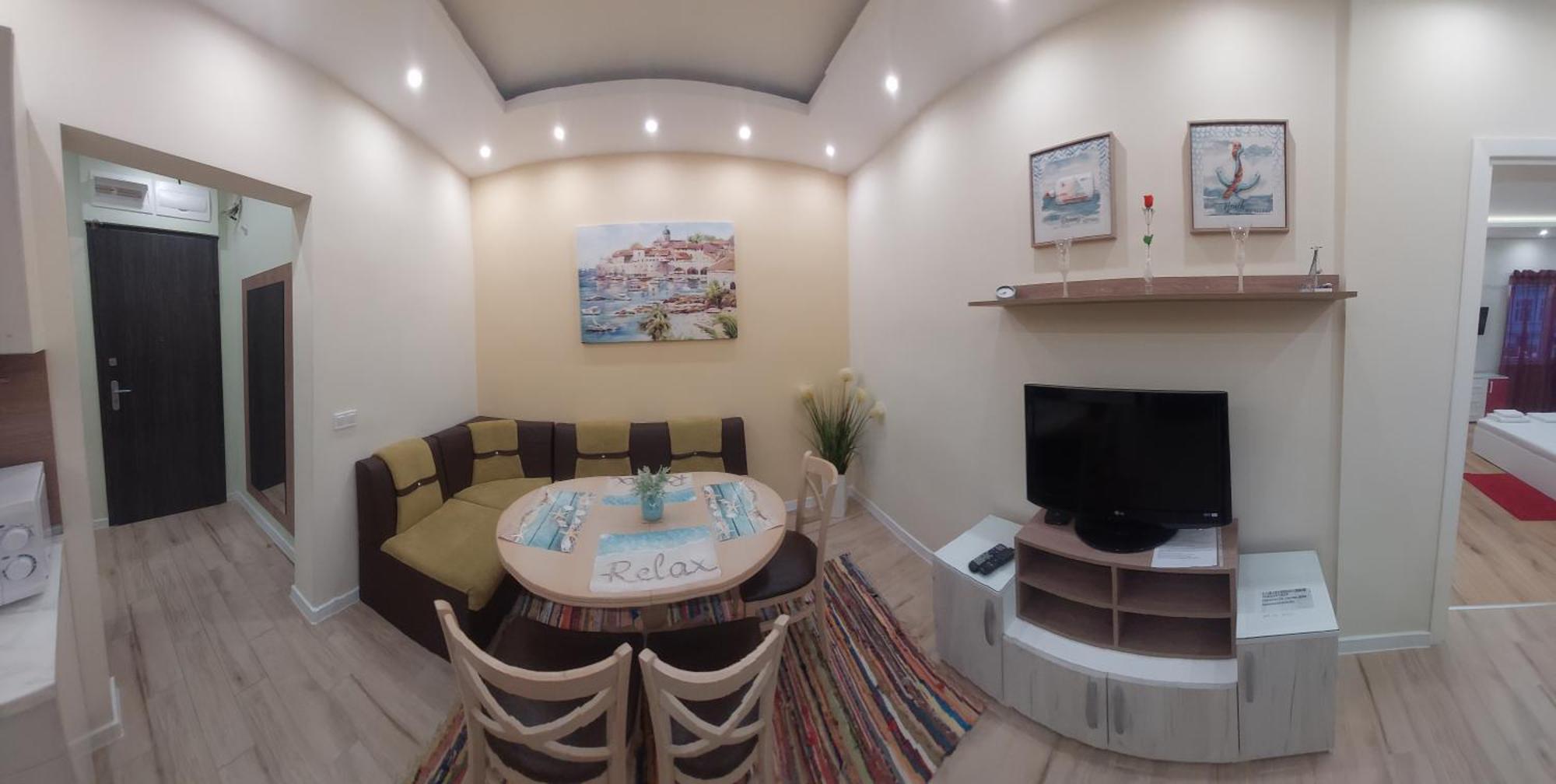 Апартамент Pink & Blue - 2Bdr With Balcony - Wi-Fi Varna Eksteriør billede