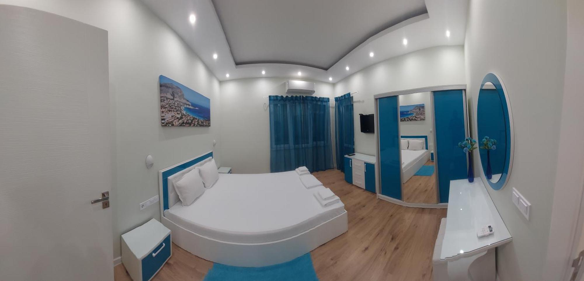 Апартамент Pink & Blue - 2Bdr With Balcony - Wi-Fi Varna Eksteriør billede