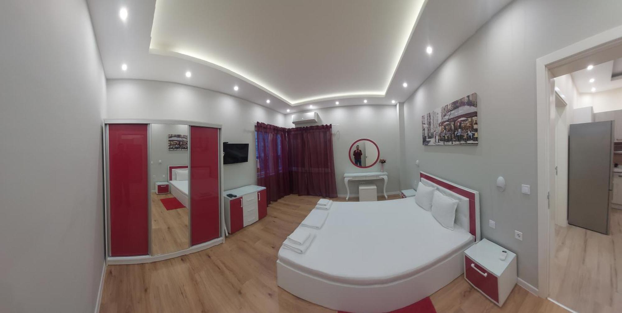 Апартамент Pink & Blue - 2Bdr With Balcony - Wi-Fi Varna Eksteriør billede