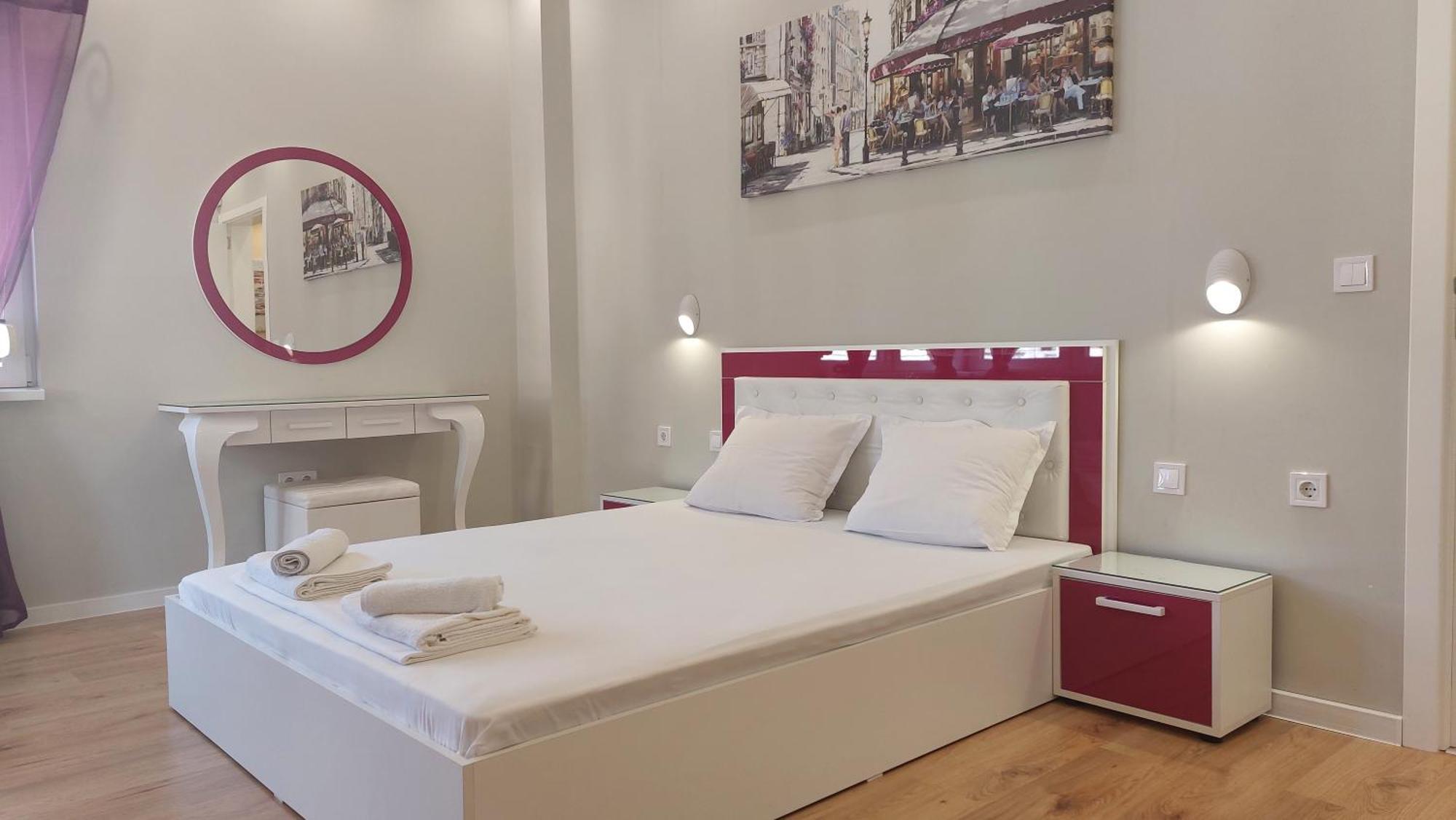 Апартамент Pink & Blue - 2Bdr With Balcony - Wi-Fi Varna Eksteriør billede