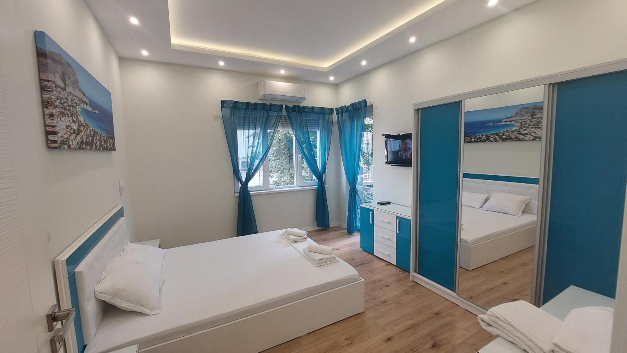 Апартамент Pink & Blue - 2Bdr With Balcony - Wi-Fi Varna Eksteriør billede