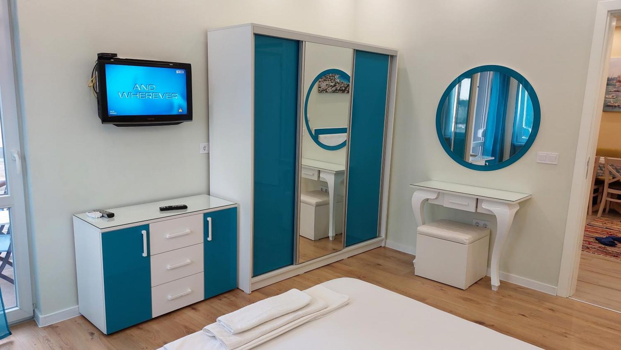 Апартамент Pink & Blue - 2Bdr With Balcony - Wi-Fi Varna Eksteriør billede